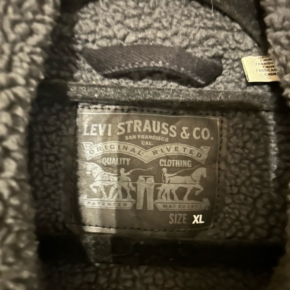Levi Strauss winter jacket.Worn a handful of times,excellent cond. size juniorXL - Picture 4 of 7
